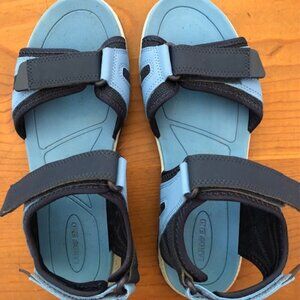 LANDS END Sandals Size 9B